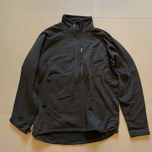 Patagonia R1 Pullover  Jacket  in Black